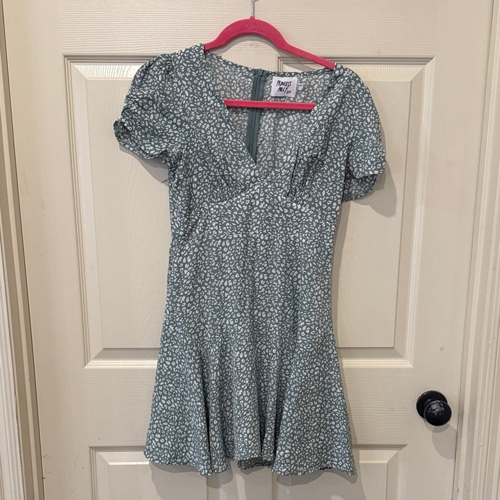 Princess Polly The Sting green mini dress, size 2 - Picture 3 of 10
